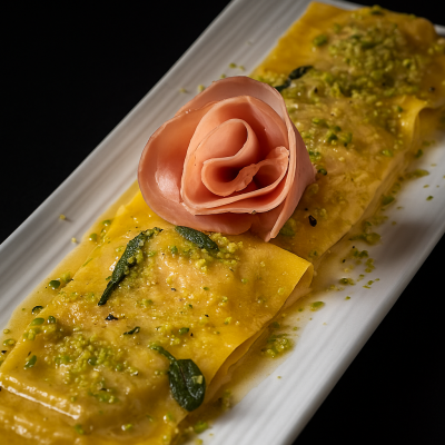 20250710_2149_Pasta Gourmet con Estilo_remix_01jzty161tfnf8rrkme8zpb9z2