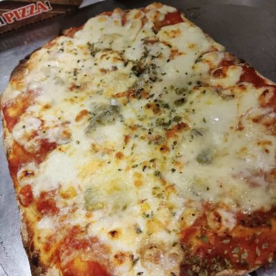 pizza parmesano y gorgonzola